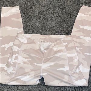 Athleta Elation 7/8 leggings - LIKE NEW